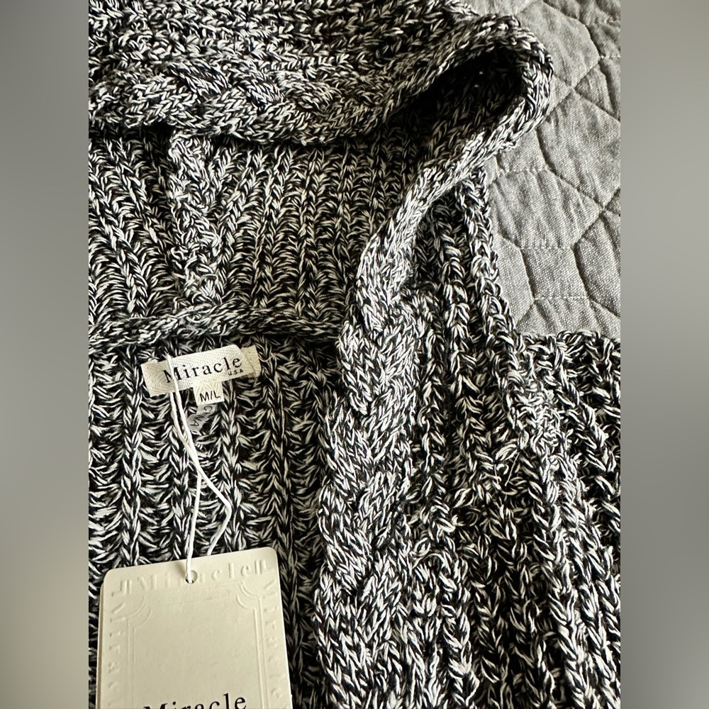 NWT Miracle Sweater black and white hooded cardigan - size M/L - Picture 4 of 10
